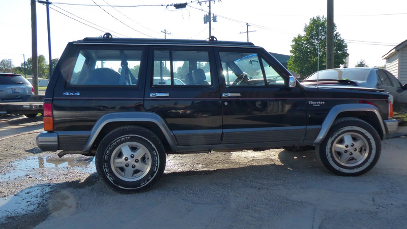 Illustration for article titled I Went Through Hell to Buy This 1991 Jeep Cherokee But Now I Have My Dream Car
